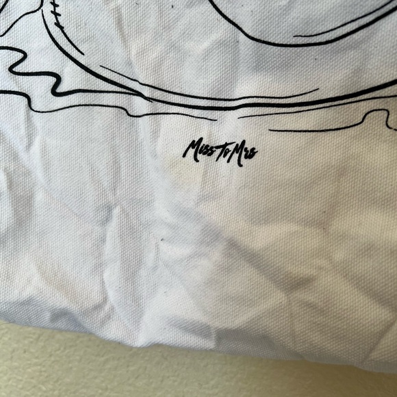 Miss to Mrs | Honeymoon Vibes Canvas Beach Bag - Picture 9 of 12